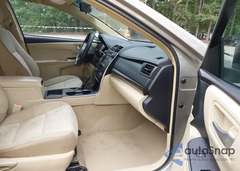 2015 Toyota Camry Le z USA, uszkodzony, nr VIN 4T4BF1FK5FR487267